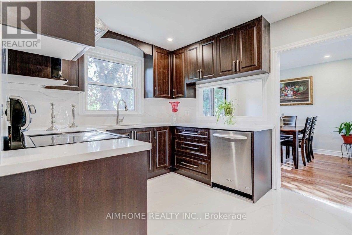 32 Lauralynn Crescent, Toronto, Ontario  M1S 2H5 - Photo 6 - E13816240