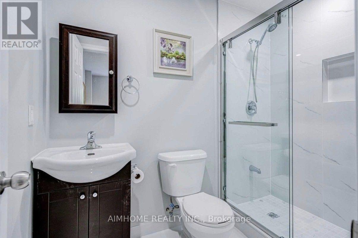 32 Lauralynn Crescent, Toronto, Ontario  M1S 2H5 - Photo 9 - E13816240