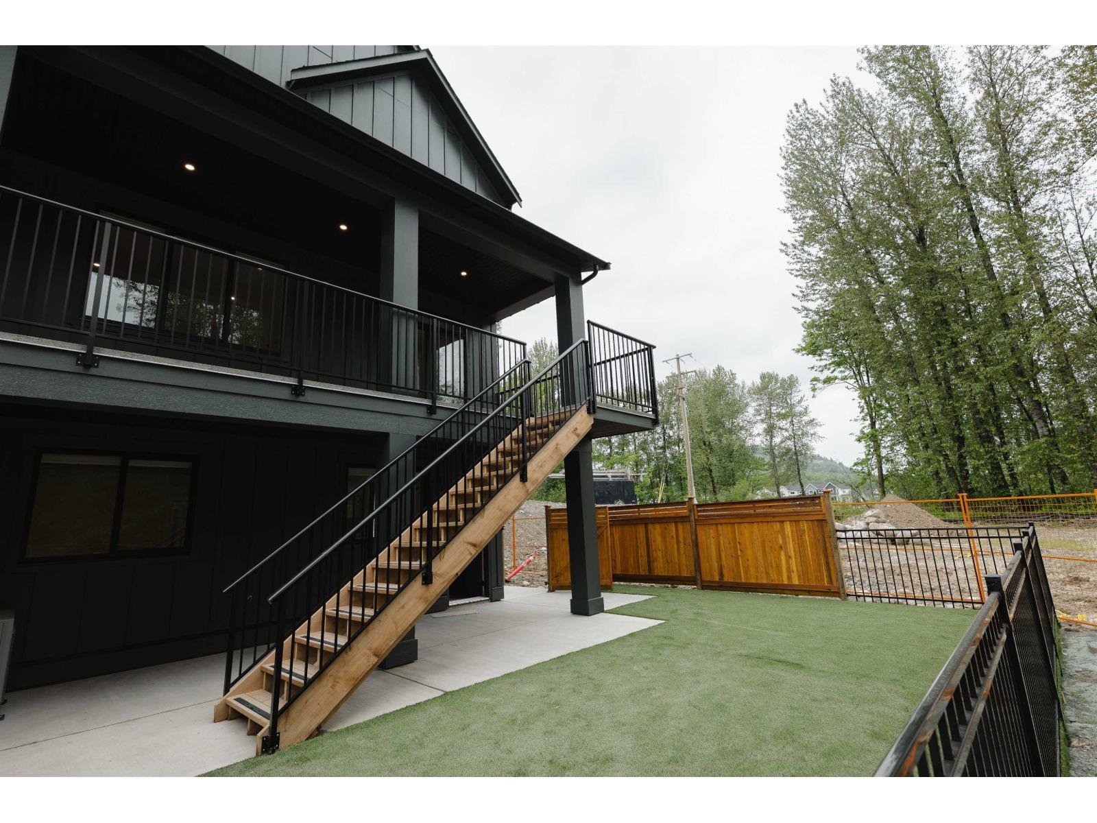 1 8745 ASHWELL ROAD|Lower Landing photo 37