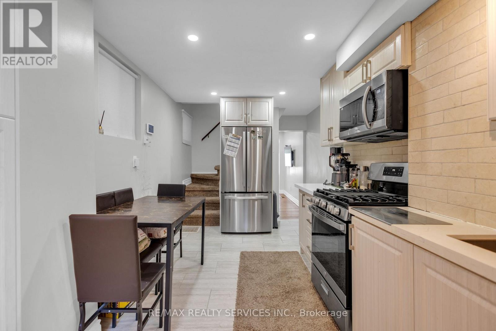 827 Craven Road, Toronto, Ontario  M4L 2Z7 - Photo 33 - E13579760