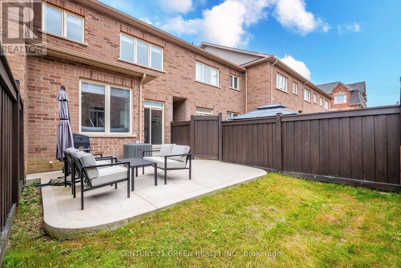 27 Padbury Trail, Brampton, Ontario  L7A 4V2 - Photo 25 - W13816248
