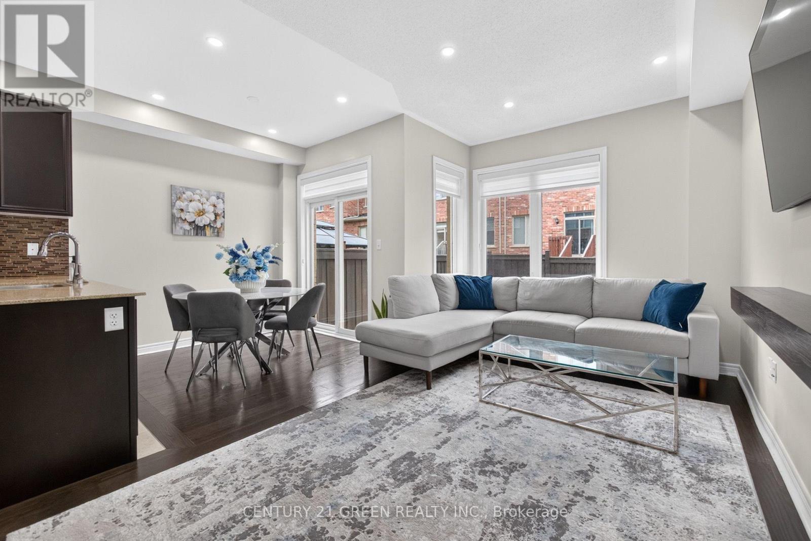 27 Padbury Trail, Brampton, Ontario  L7A 4V2 - Photo 6 - W13816248
