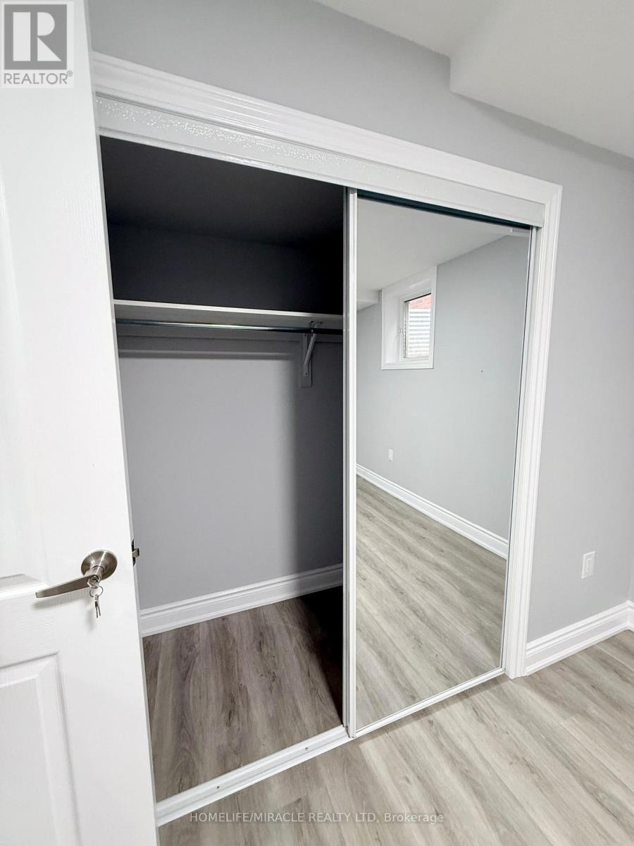 Bsmt - 49 Ponymeadow (Bsmt) Way, Brampton, Ontario  L6X 0M5 - Photo 17 - W13816292
