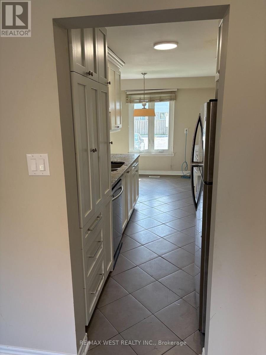 104 - 900 Central Park Drive, Brampton, Ontario  L6S 3J6 - Photo 7 - W13816302