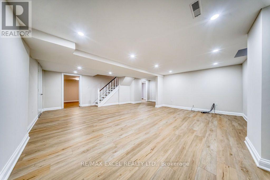 2105 Oakmead Boulevard, Oakville, Ontario  L6H 5C2 - Photo 33 - W13816310
