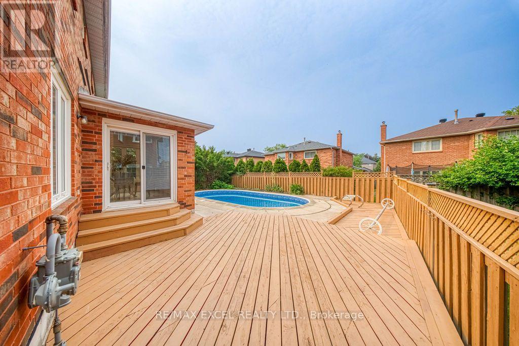 2105 Oakmead Boulevard, Oakville, Ontario  L6H 5C2 - Photo 37 - W13816310