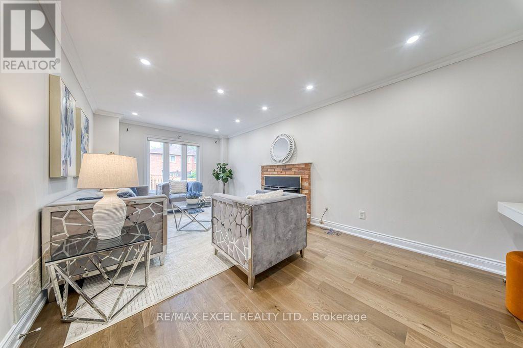 2105 Oakmead Boulevard, Oakville, Ontario  L6H 5C2 - Photo 4 - W13816310