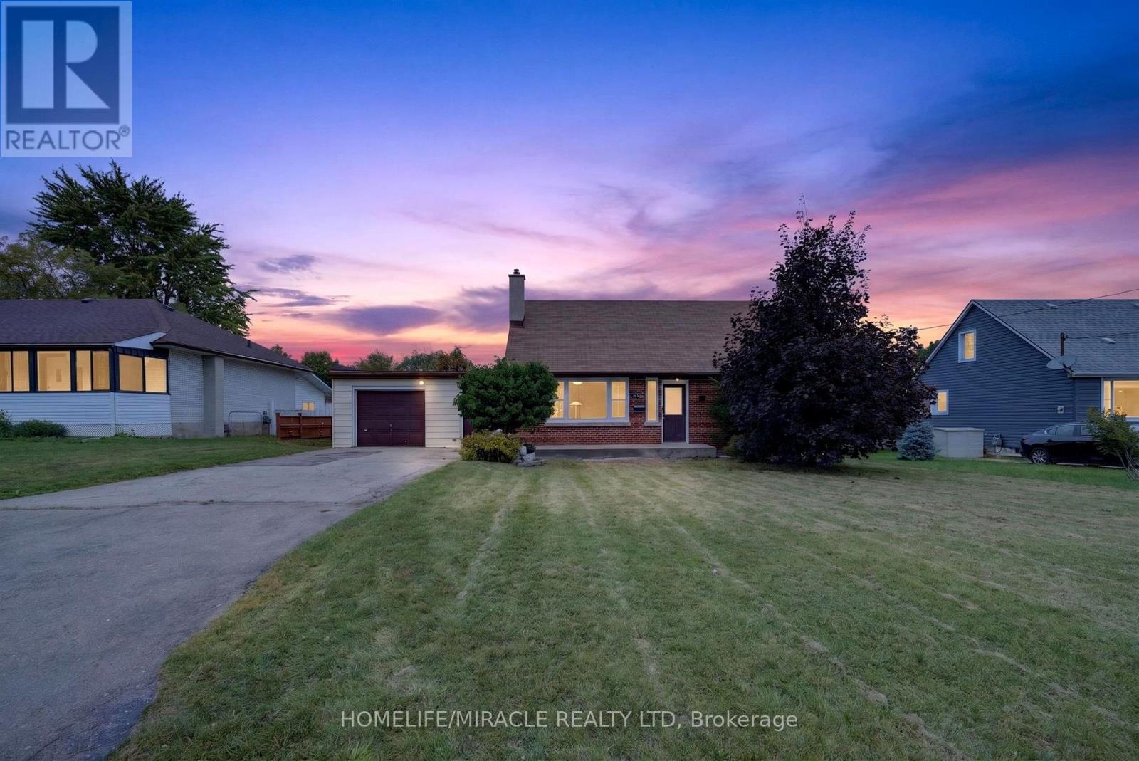 176 AVALON PLACE, Kitchener, Ontario