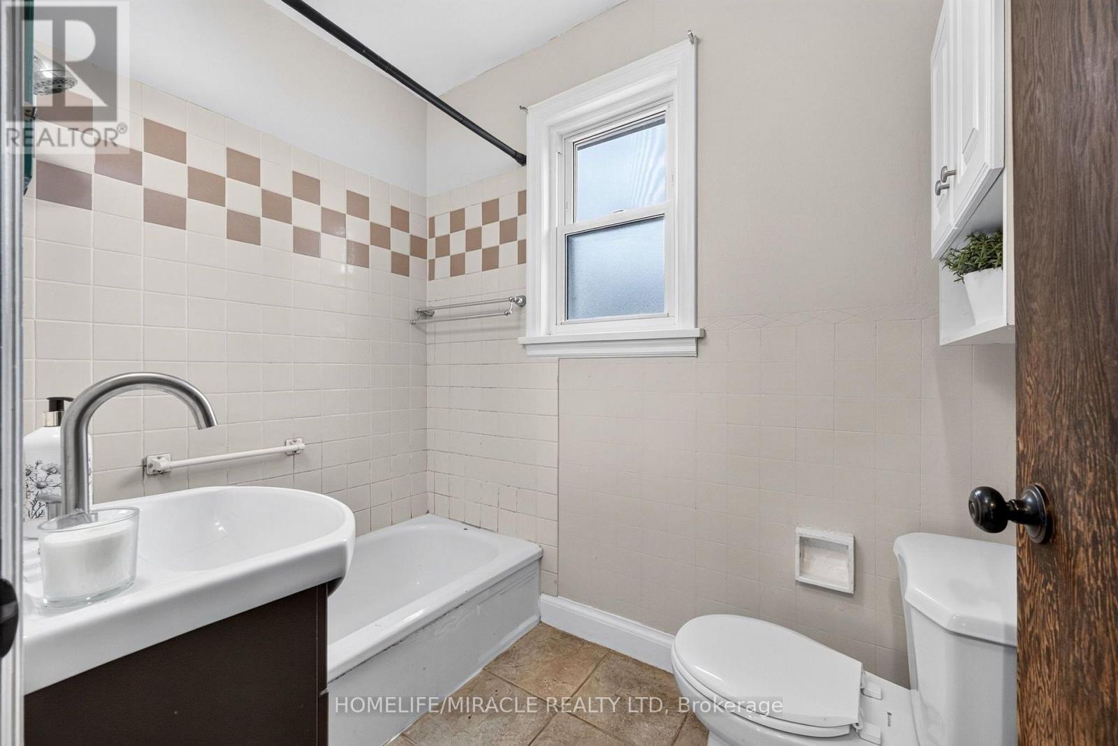 176 Avalon Place, Kitchener, Ontario  N2M 4N8 - Photo 16 - X13816382