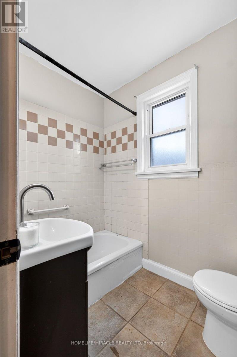 176 Avalon Place, Kitchener, Ontario  N2M 4N8 - Photo 17 - X13816382
