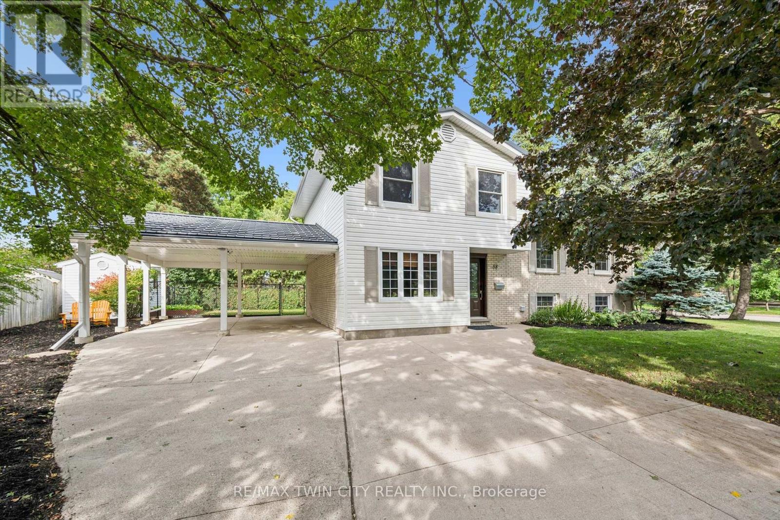 58 BRADLEY DRIVE, Kitchener, Ontario