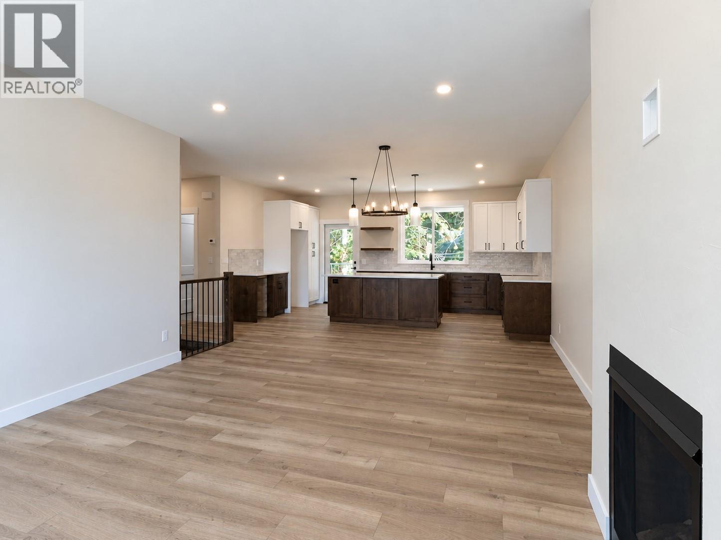 1450 21 Street NE photo 3