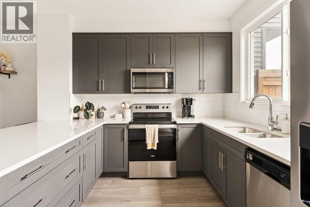 39 Howse Rise NE photo 13
