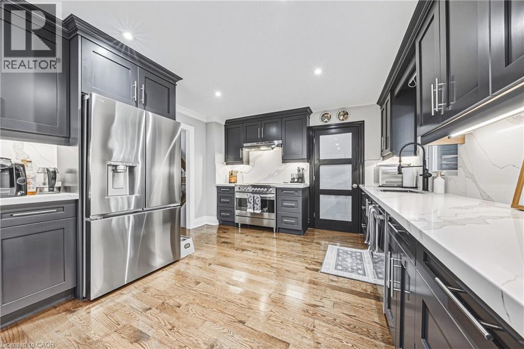581 Holly Hill Crescent, Burlington, Ontario  L7L 3Z8 - Photo 9 - 40865056