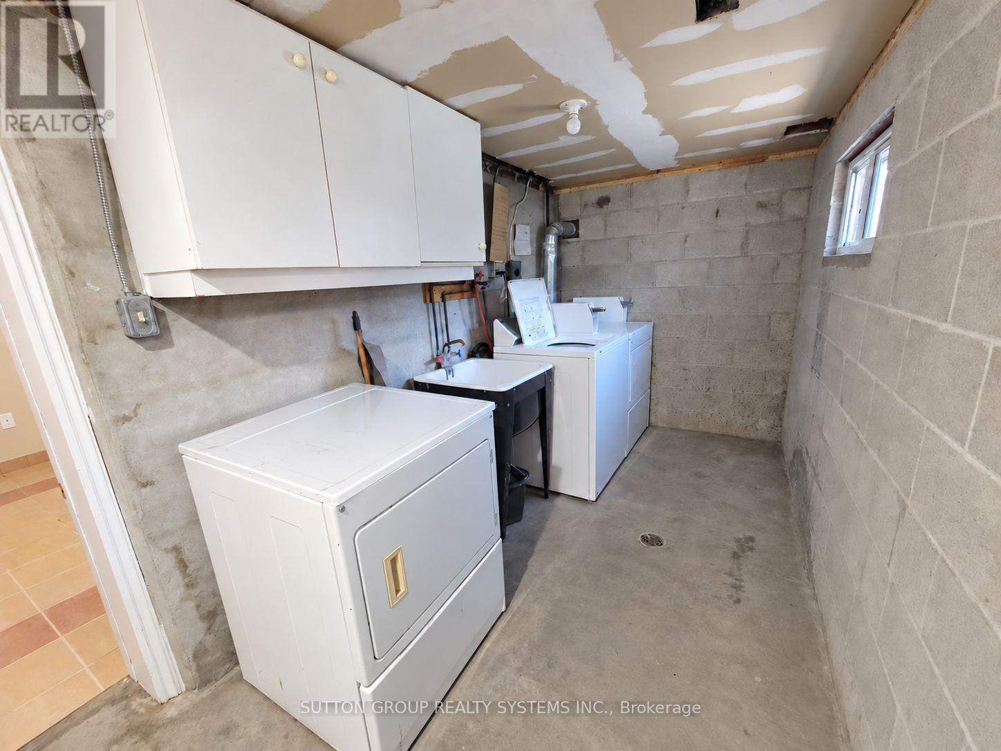 158 Blackthorn Avenue, Toronto, Ontario  M6N 3H8 - Photo 6 - W13765166