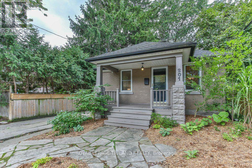 201 Langley Street, London South, Ontario  N6C 4G5 - Photo 4 - X13816466
