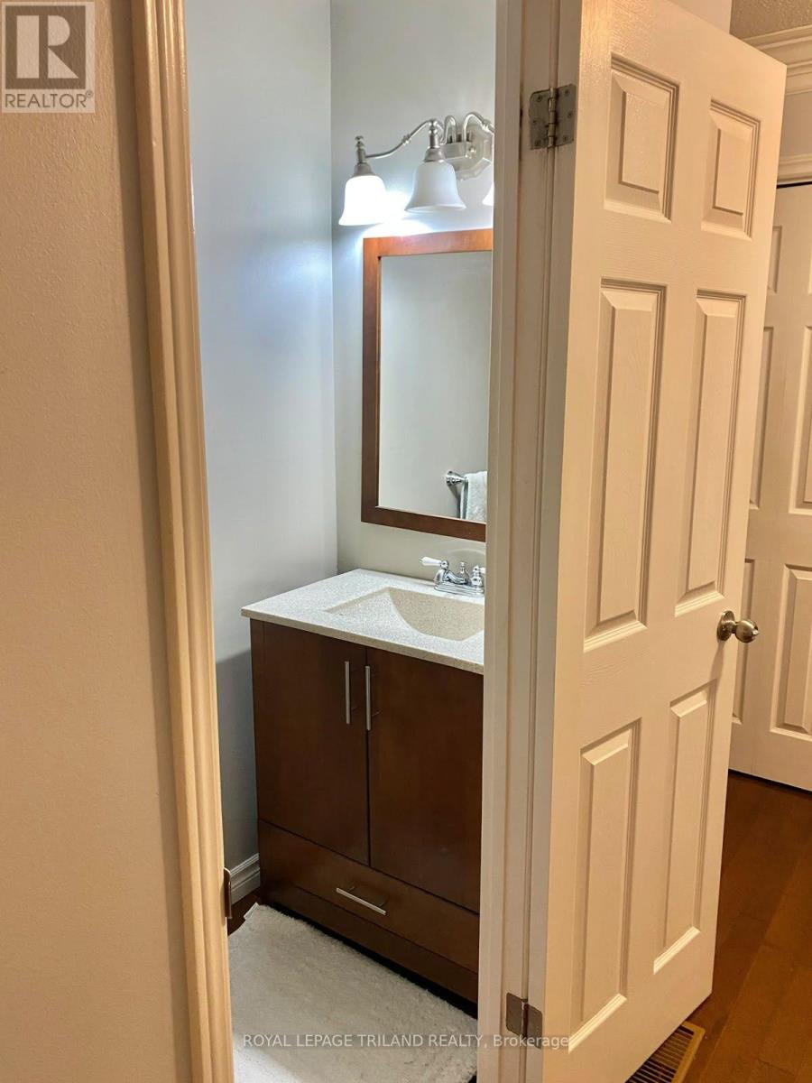 342 Wilkins Street, London South, Ontario  N6C 5B2 - Photo 17 - X13816476
