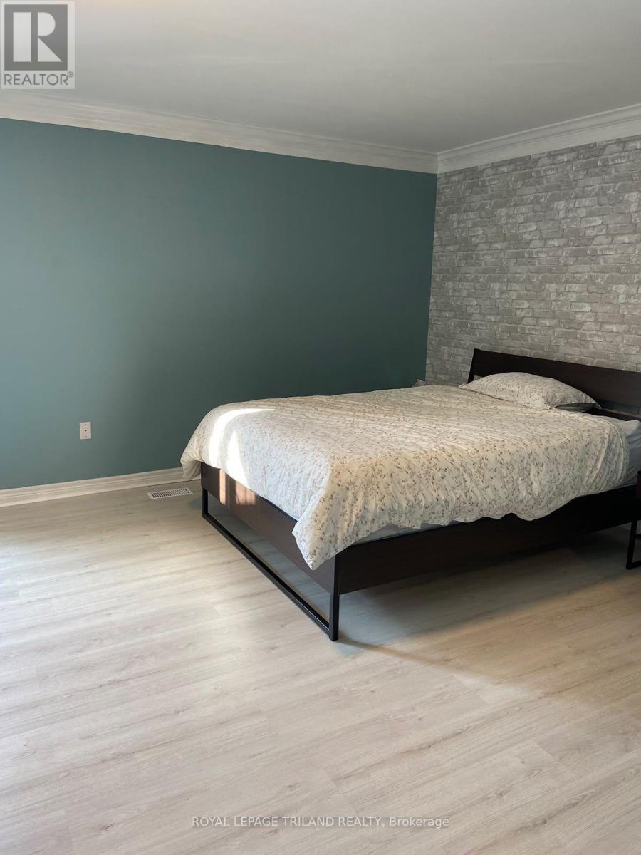 342 Wilkins Street, London South, Ontario  N6C 5B2 - Photo 7 - X13816476