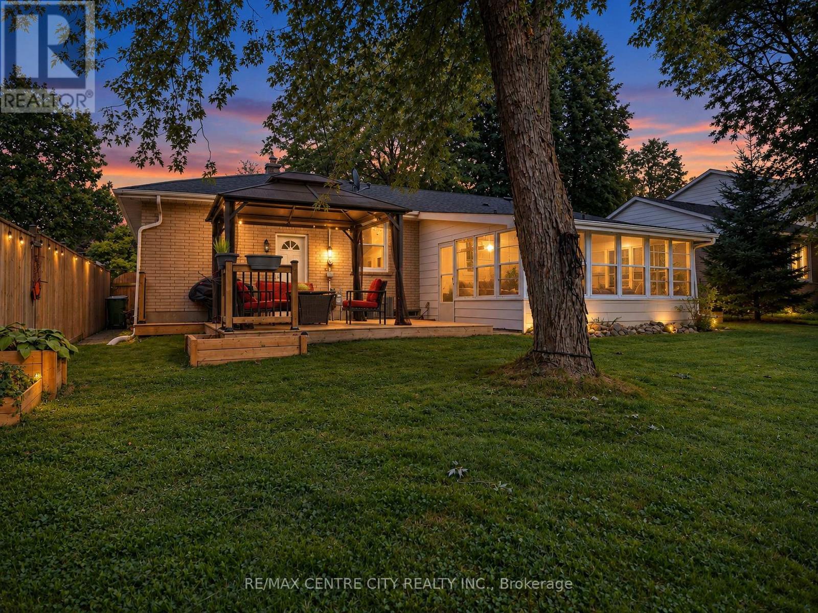 17 Butler Drive, St. Thomas, Ontario  N5R 4Y9 - Photo 2 - X13816492