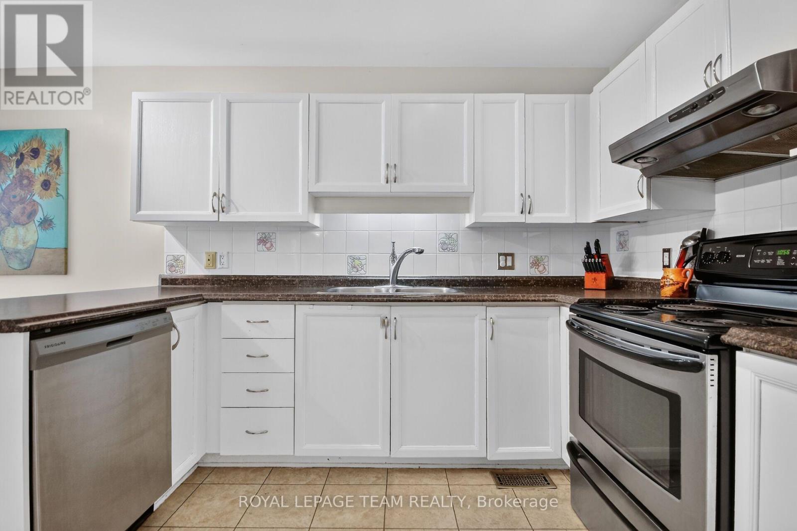 23 Grassy Plains Drive, Ottawa, Ontario  K2M 2P2 - Photo 4 - X13816508