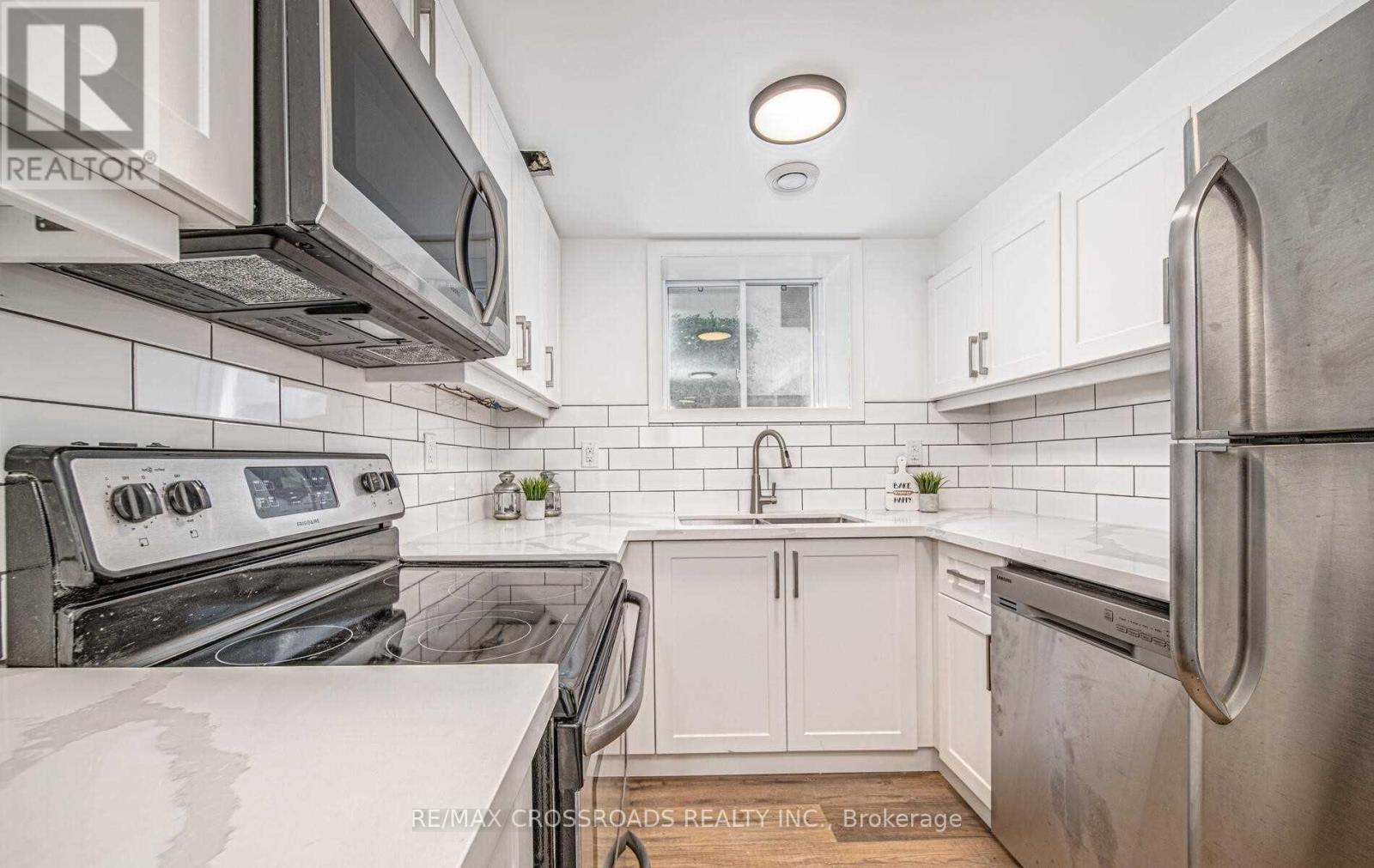 Lower - 91 Mclaughlin Boulevard, Oshawa, Ontario  L1G 2P2 - Photo 3 - E13816482