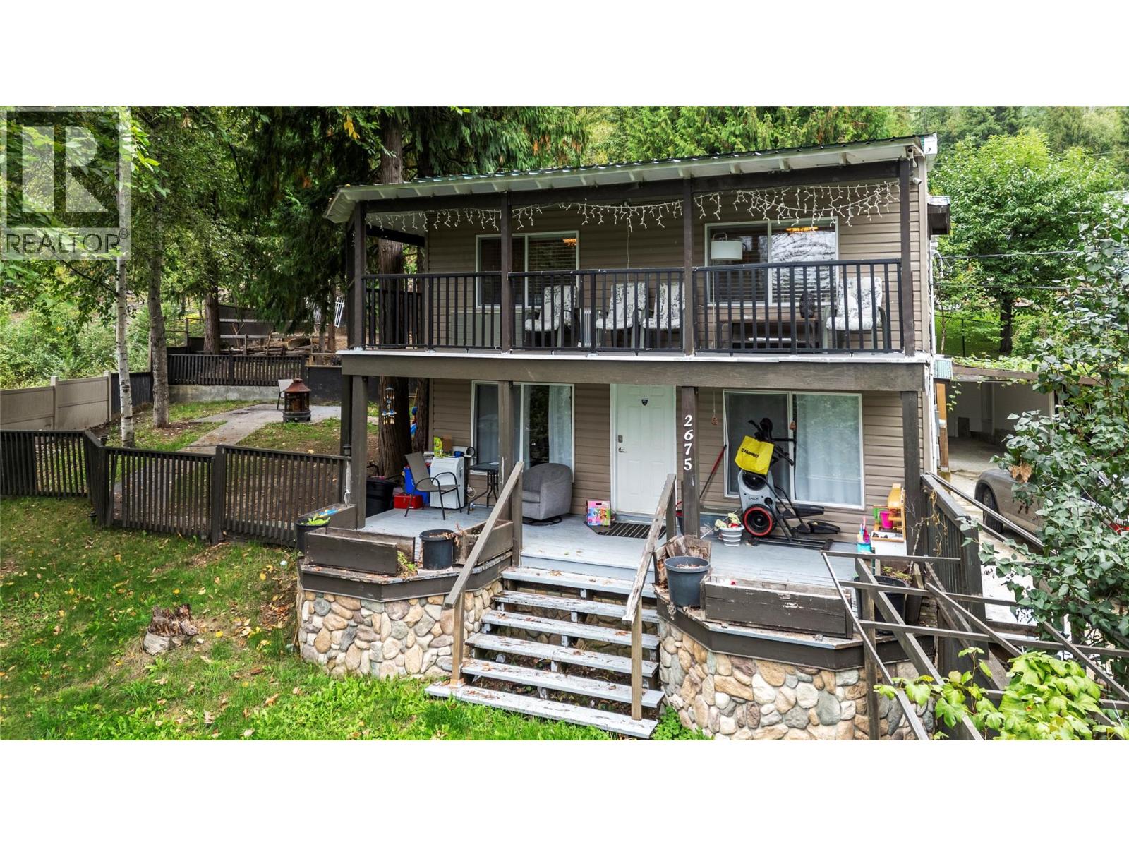 2675 Fraser Road, Anglemont, British Columbia