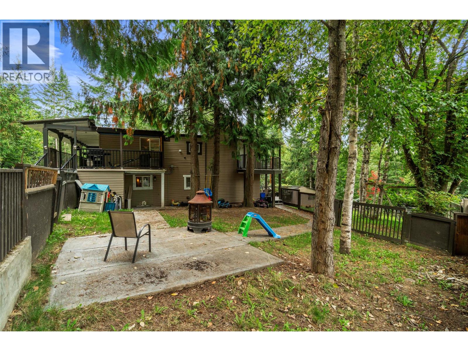 2675 Fraser Road, Anglemont, British Columbia  V0E 1M8 - Photo 20 - 10401647