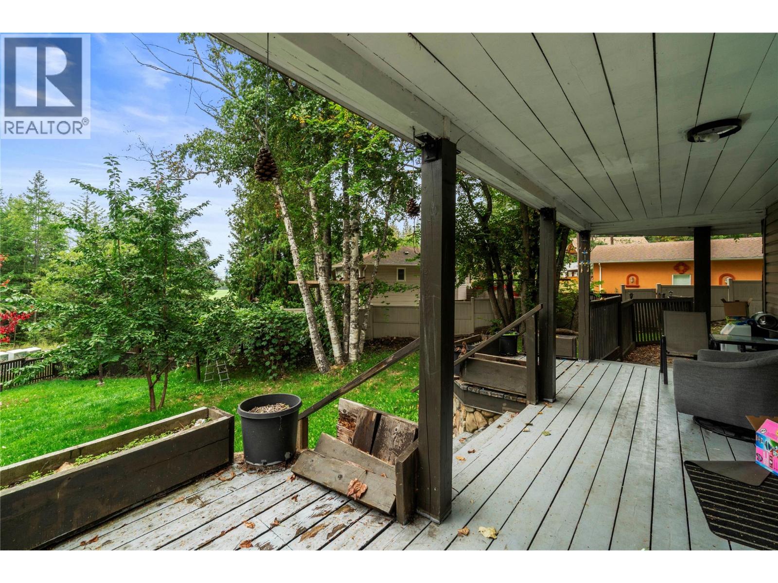 2675 Fraser Road, Anglemont, British Columbia  V0E 1M8 - Photo 25 - 10401647