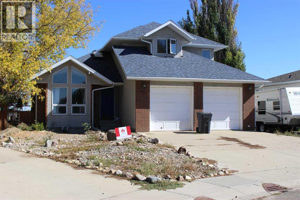 405 Maple Crescent, Picture Butte, Alberta  T0K 1V0 - Photo 1 - A2345848