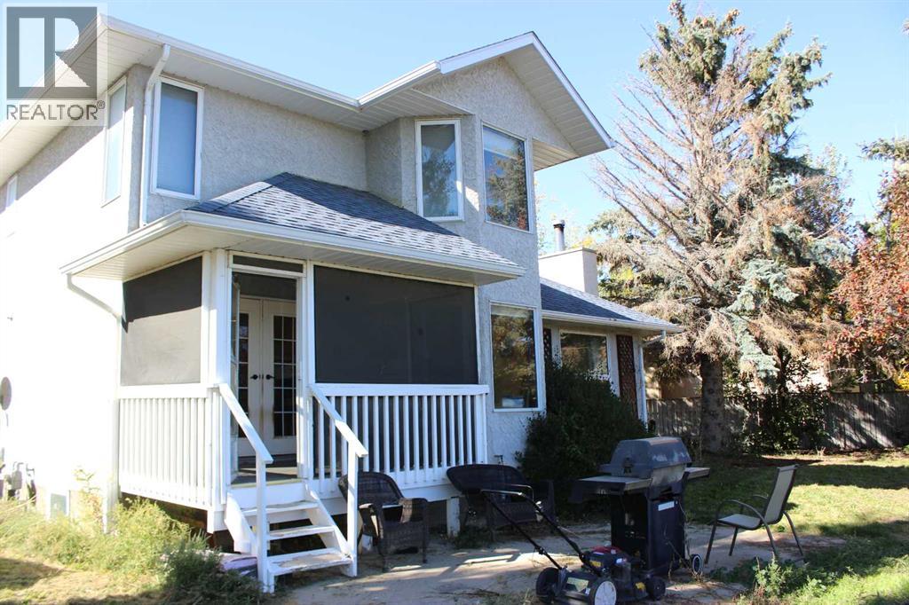 405 Maple Crescent, Picture Butte, Alberta  T0K 1V0 - Photo 2 - A2345848