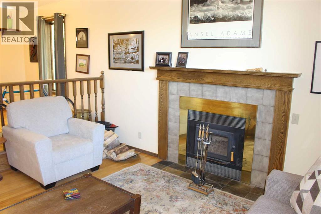405 Maple Crescent, Picture Butte, Alberta  T0K 1V0 - Photo 7 - A2345848