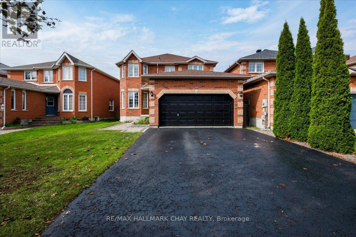 18 BEAR CREEK DRIVE, Barrie, Ontario