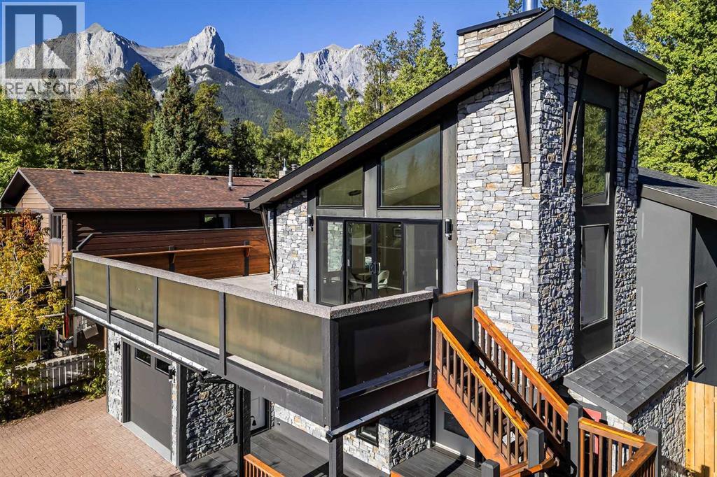 610 Larch Place, Canmore, Alberta  T1W 1S1 - Photo 2 - A2332223