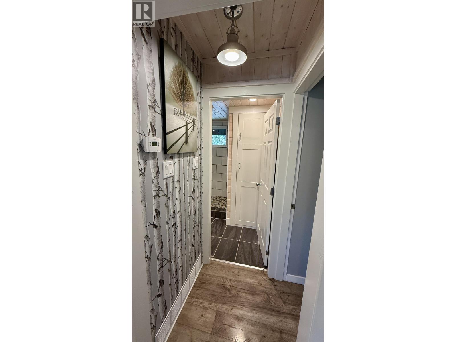 4867 Gloinnzun Drive, 108 Mile Ranch, British Columbia  V0K 2Z0 - Photo 12 - R3168525