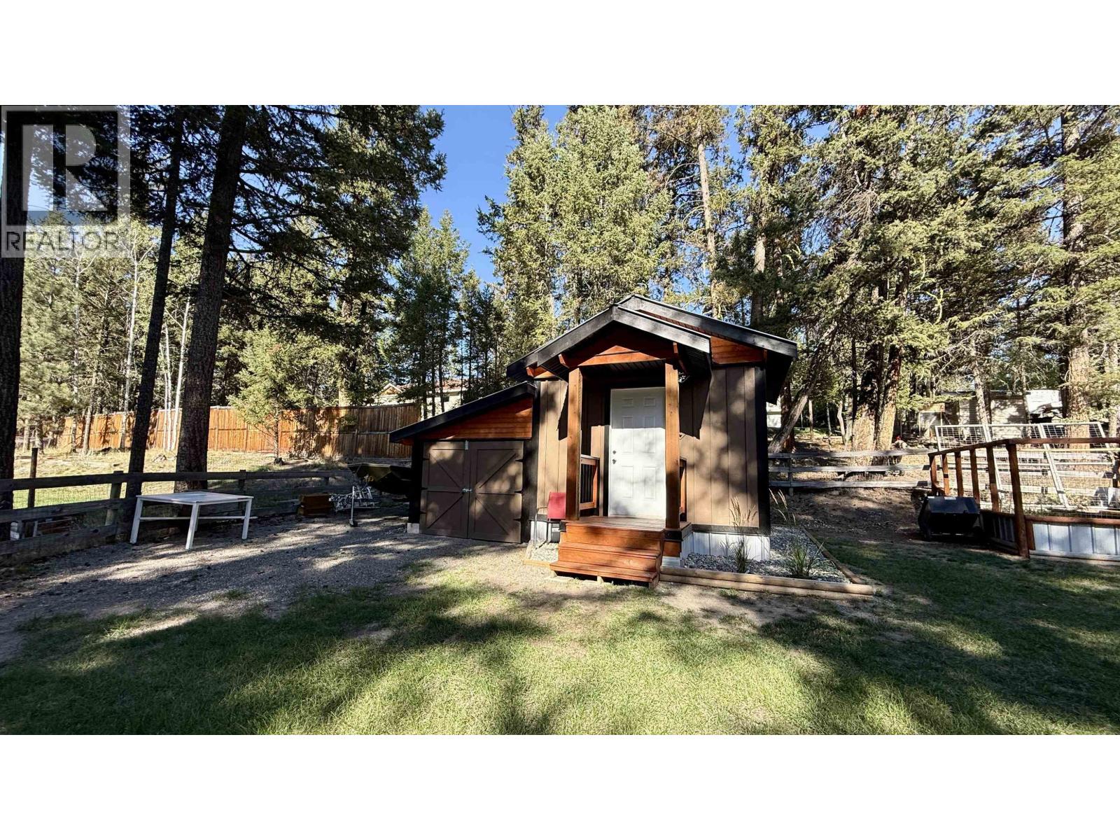 4867 Gloinnzun Drive, 108 Mile Ranch, British Columbia  V0K 2Z0 - Photo 25 - R3168525