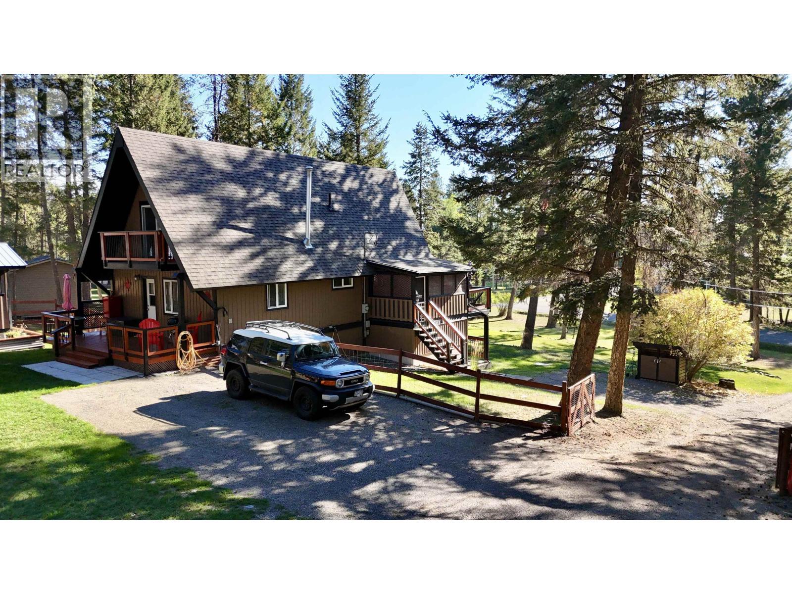 4867 Gloinnzun Drive, 108 Mile Ranch, British Columbia  V0K 2Z0 - Photo 2 - R3168525