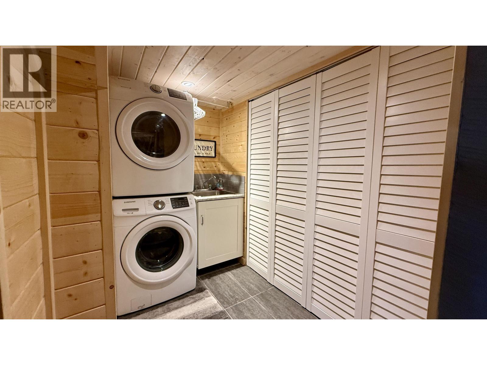 4867 Gloinnzun Drive, 108 Mile Ranch, British Columbia  V0K 2Z0 - Photo 21 - R3168525