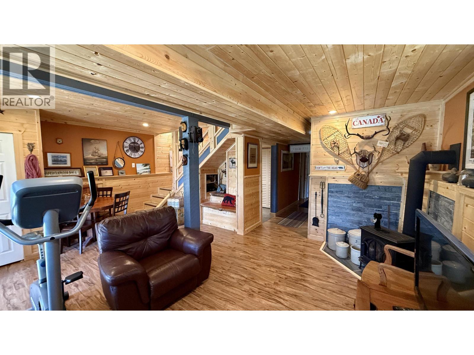 4867 Gloinnzun Drive, 108 Mile Ranch, British Columbia  V0K 2Z0 - Photo 19 - R3168525