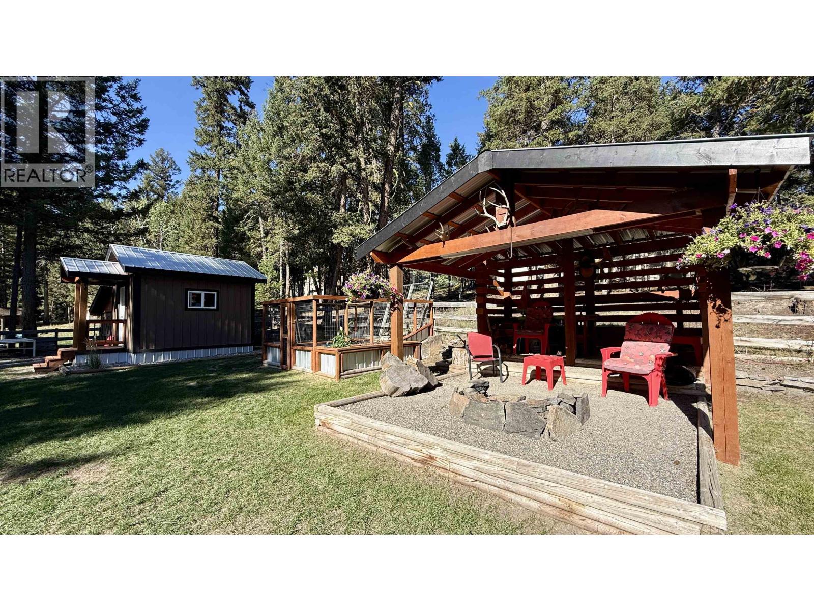 4867 Gloinnzun Drive, 108 Mile Ranch, British Columbia  V0K 2Z0 - Photo 24 - R3168525