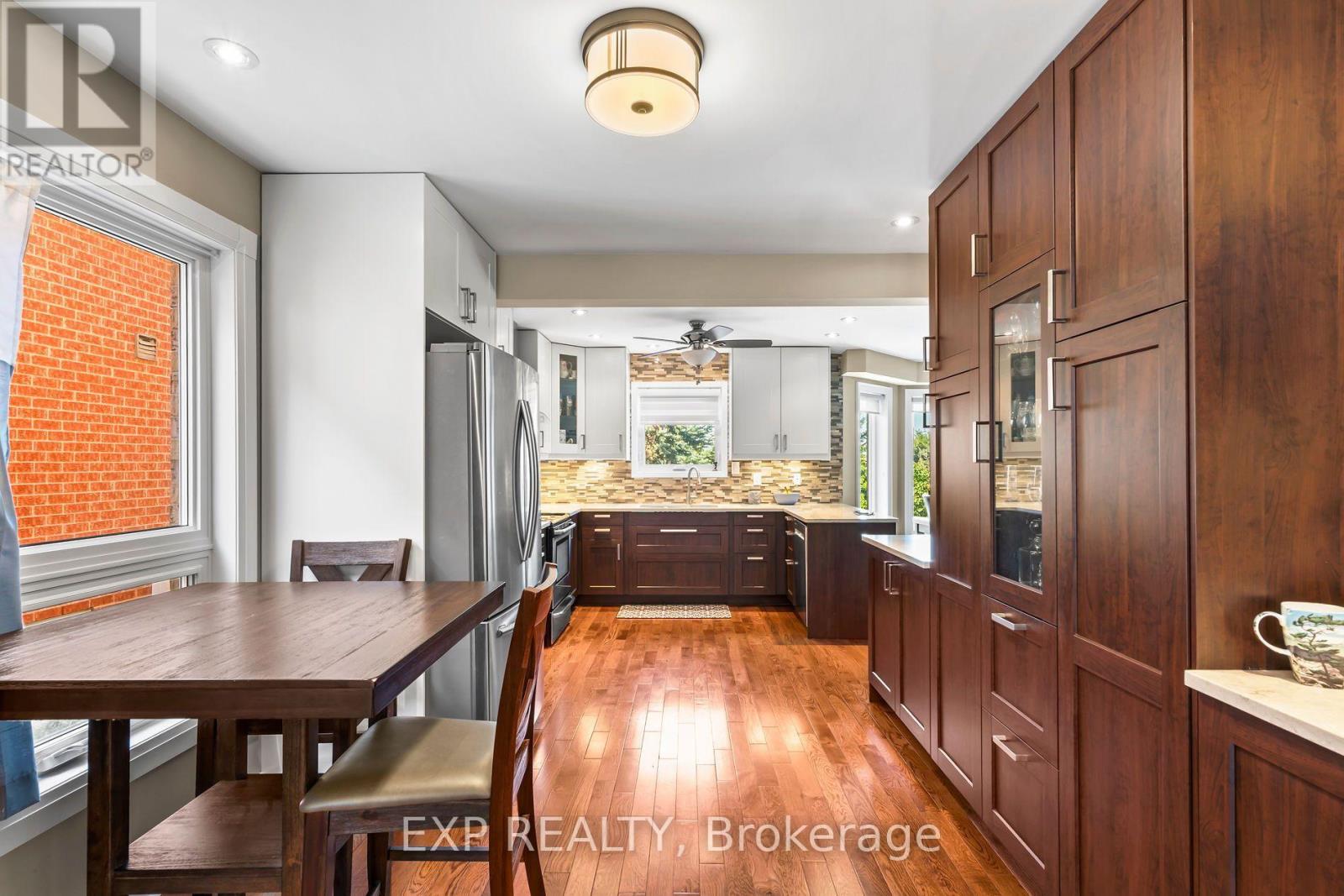 6192 Duford Drive, Mississauga, Ontario  L5V 1A5 - Photo 3 - W13647956