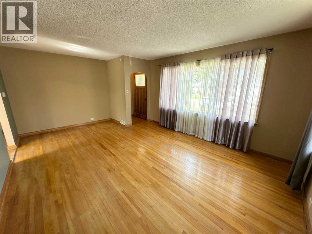 4615 51 Avenue, Vermilion, Alberta  T9X 1R9 - Photo 3 - A2347119