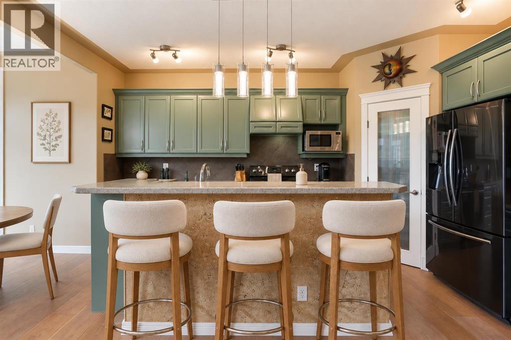 30 Discovery Ridge Gardens SW photo 7