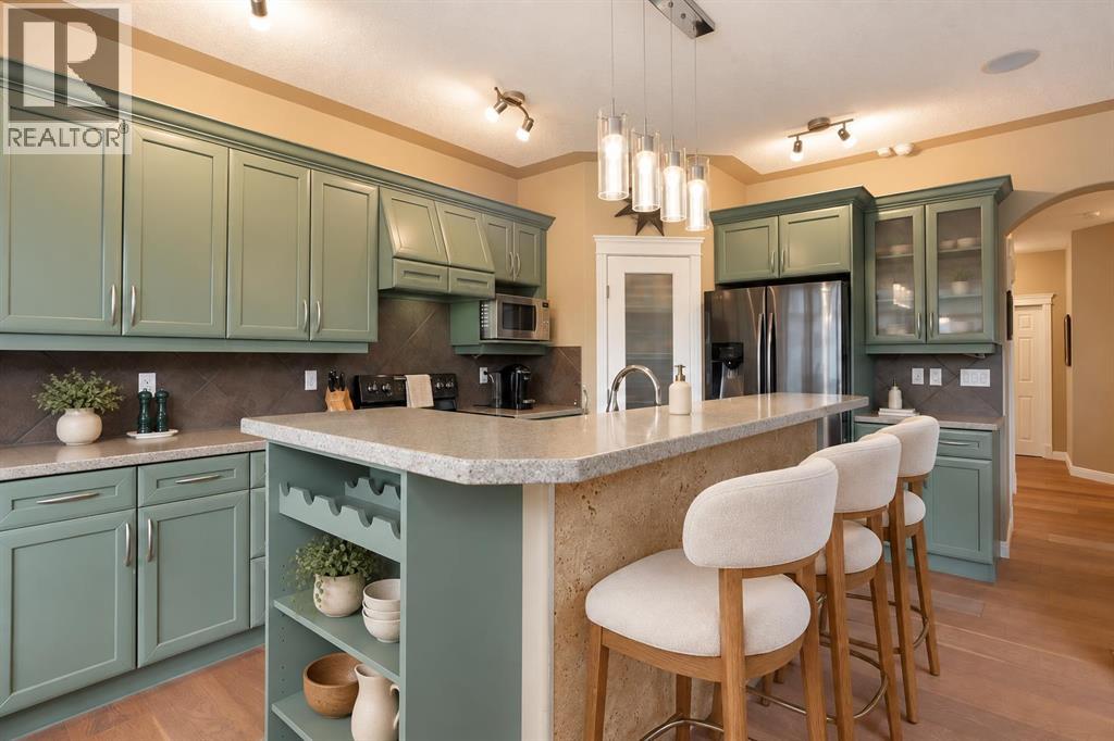 30 Discovery Ridge Gardens SW photo 6