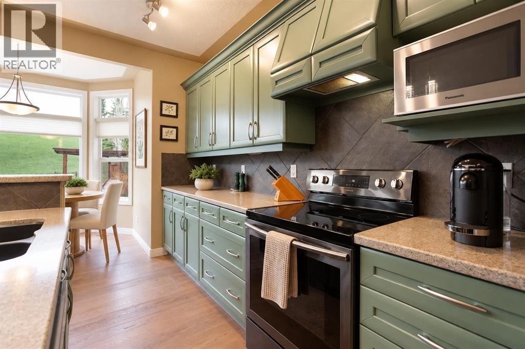 30 Discovery Ridge Gardens SW photo 5