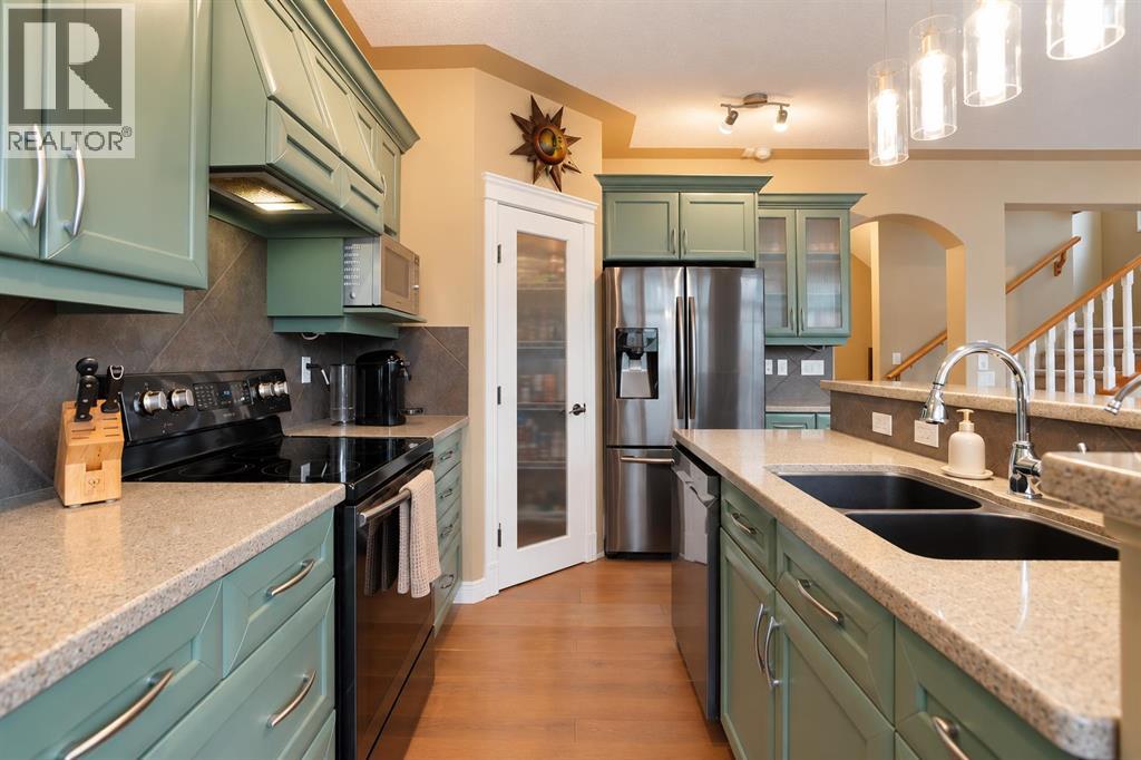 30 Discovery Ridge Gardens SW photo 8