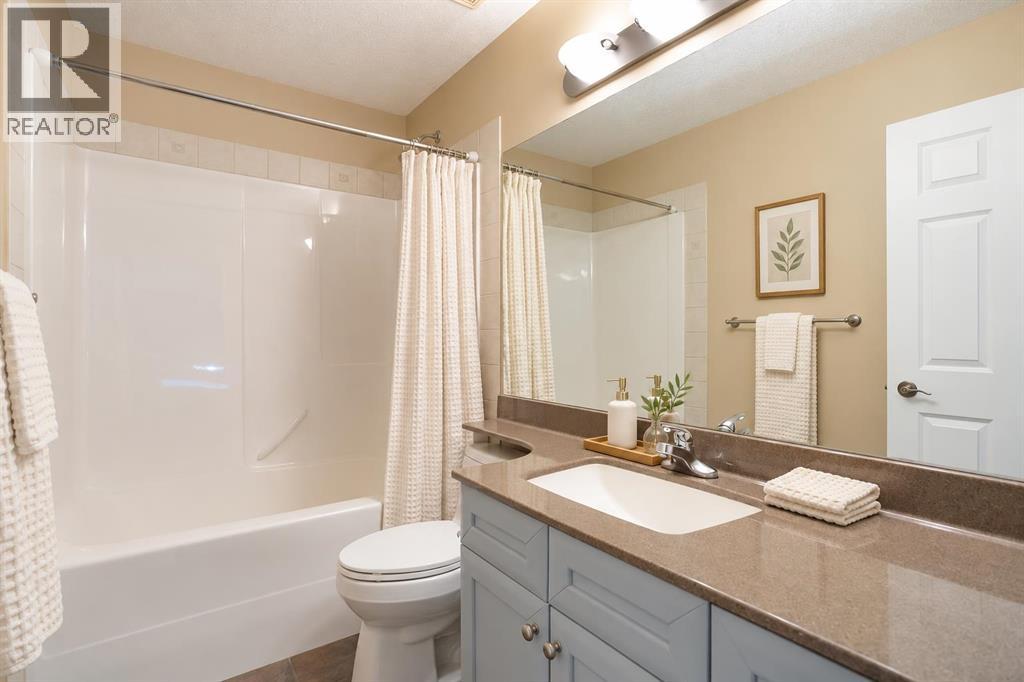 30 Discovery Ridge Gardens SW photo 20