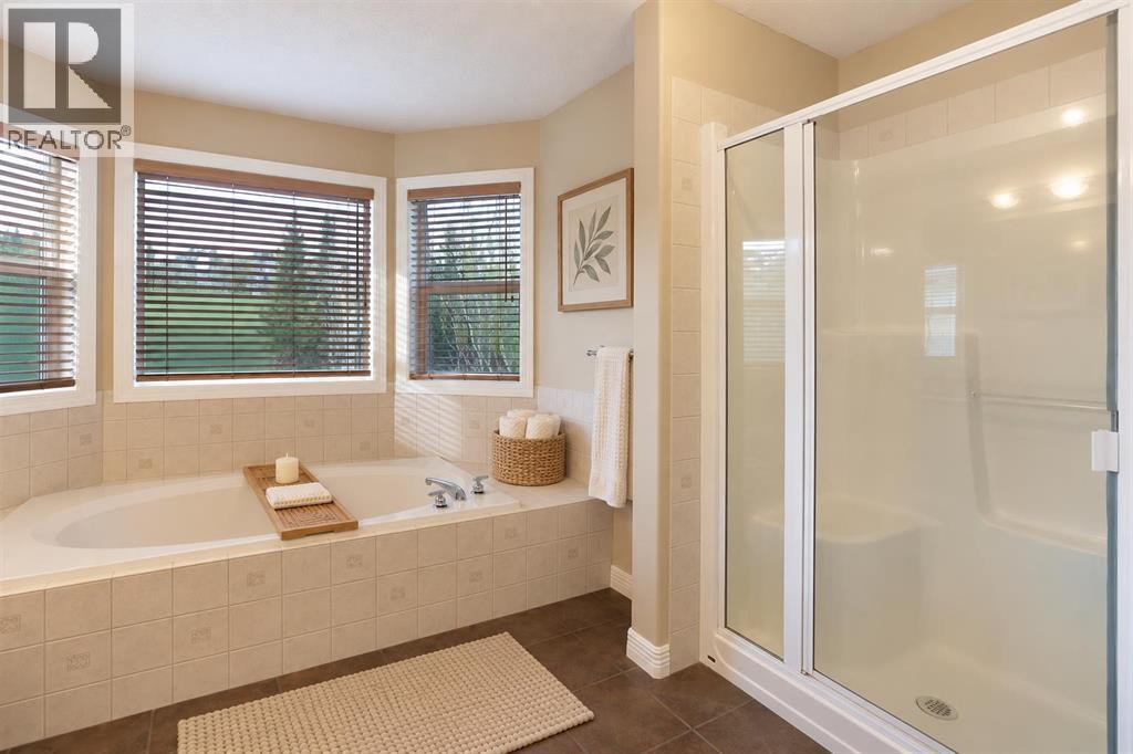 30 Discovery Ridge Gardens SW photo 17