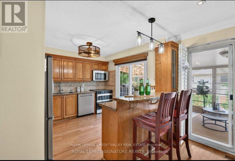 1642 Pepperwood Gate, Pickering, Ontario  L1X 2K1 - Photo 18 - E13816542