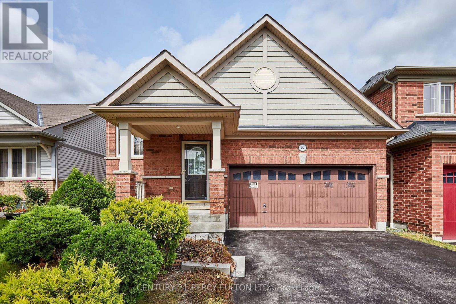 8 KNOWLES STREET, Ajax, Ontario