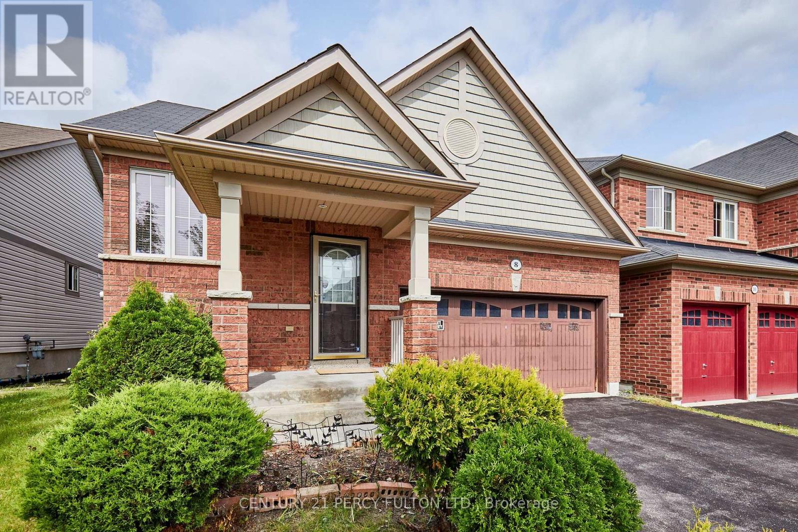 8 Knowles Street, Ajax, Ontario  L1Z 0J5 - Photo 2 - E13816598